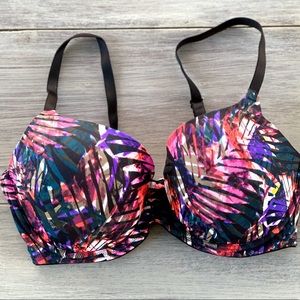 Pink Victoria’s Secret Wear Everywhere bra |34 DD